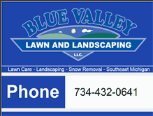 Tablet Screenshot of bluevalleylawn.com